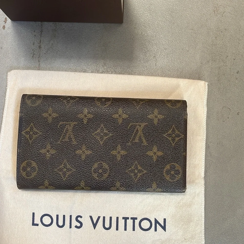 Louis Vuitton Monogram Wallet - Picture 6 of 15
